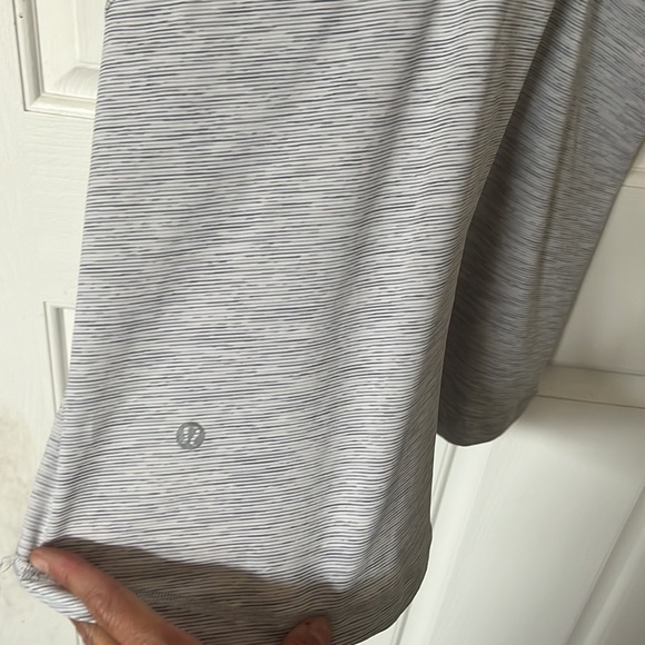 LuLulemon Athletic Top - Picture 3 of 4